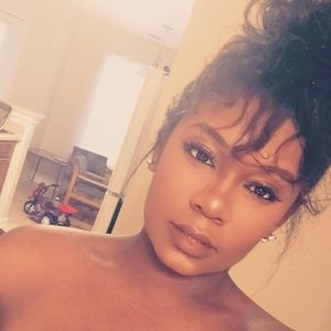 Meet your Posher, Kaylen